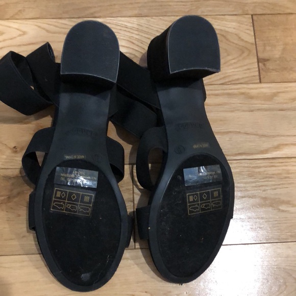 Bamboo Black Strappy Sandals with heel size 10 - Picture 4 of 4